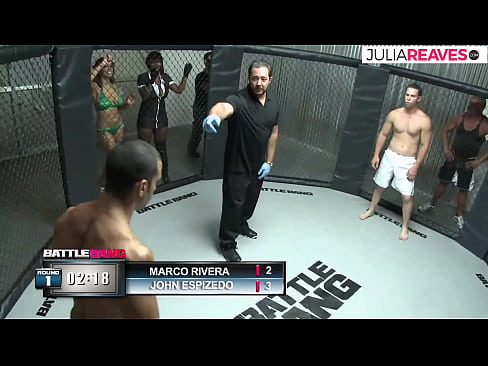 ❤️ Ultimate Fighter-ek zenbakizko neska bat izorratzen du ringean borroka baten ondoren Porno gugan ❌❤